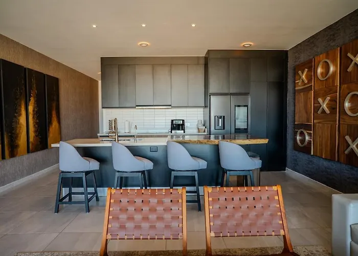 Luxury Penthouse W Rooftop Jacuzzi In Cabo *