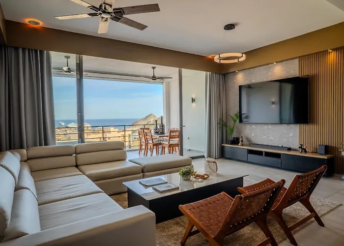 Luxury Penthouse W Rooftop Jacuzzi In Cabo