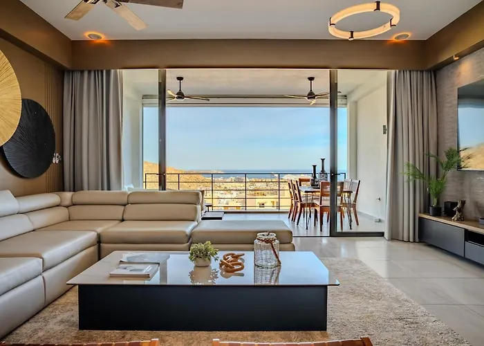 Luxury Penthouse W Rooftop Jacuzzi In Cabo *